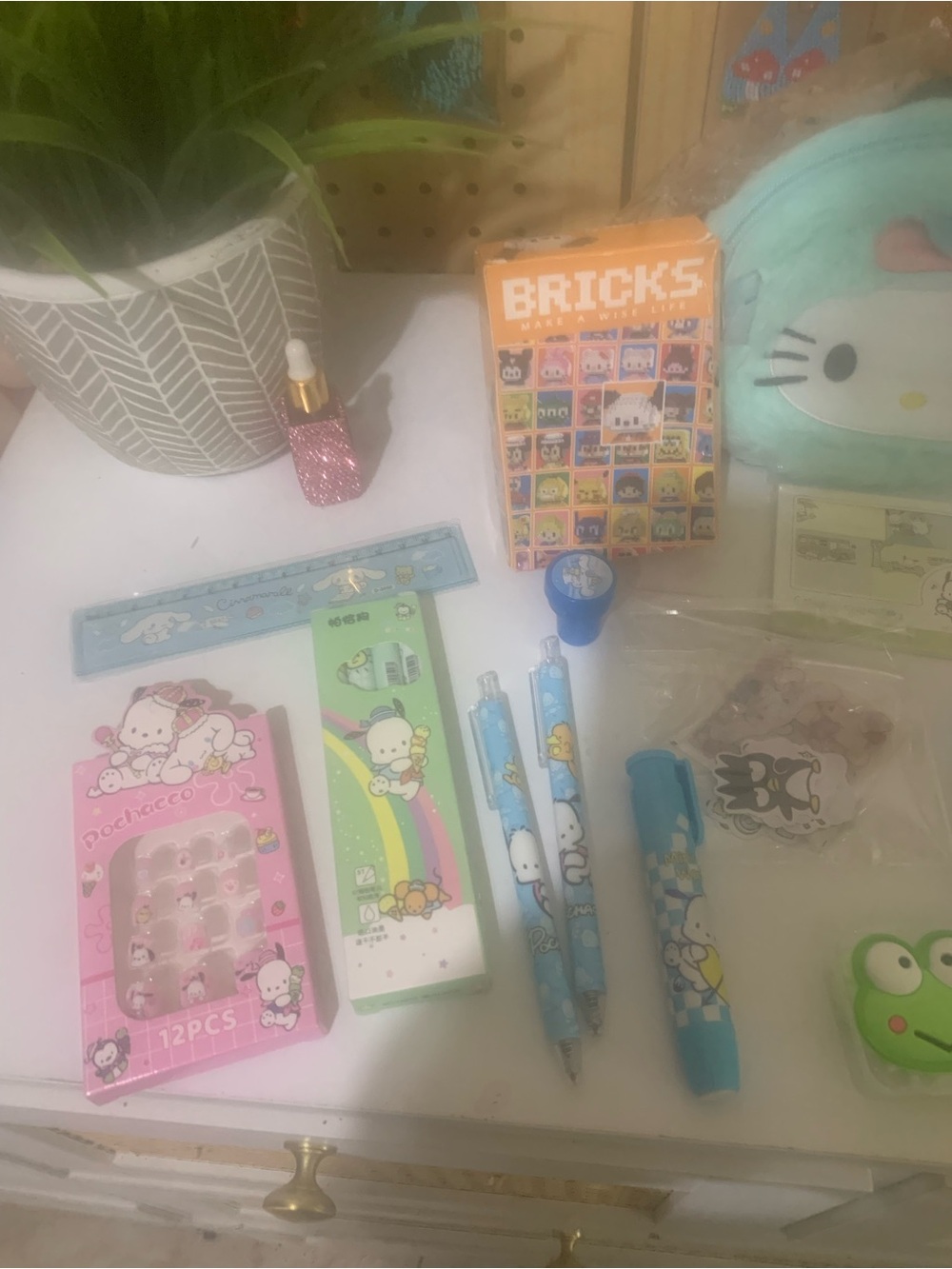 Bundle box # 88 Hello Kitty pochacco Mint pencil case and school supplies - Picture 2 of 5